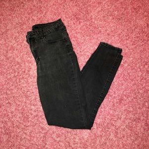 FOREVER 21 BLACK SKINNY JEANS!!!! ONLY $15!!!